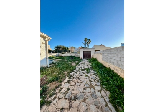 Resale - Villa - Torrevieja - Aguas Nuevas