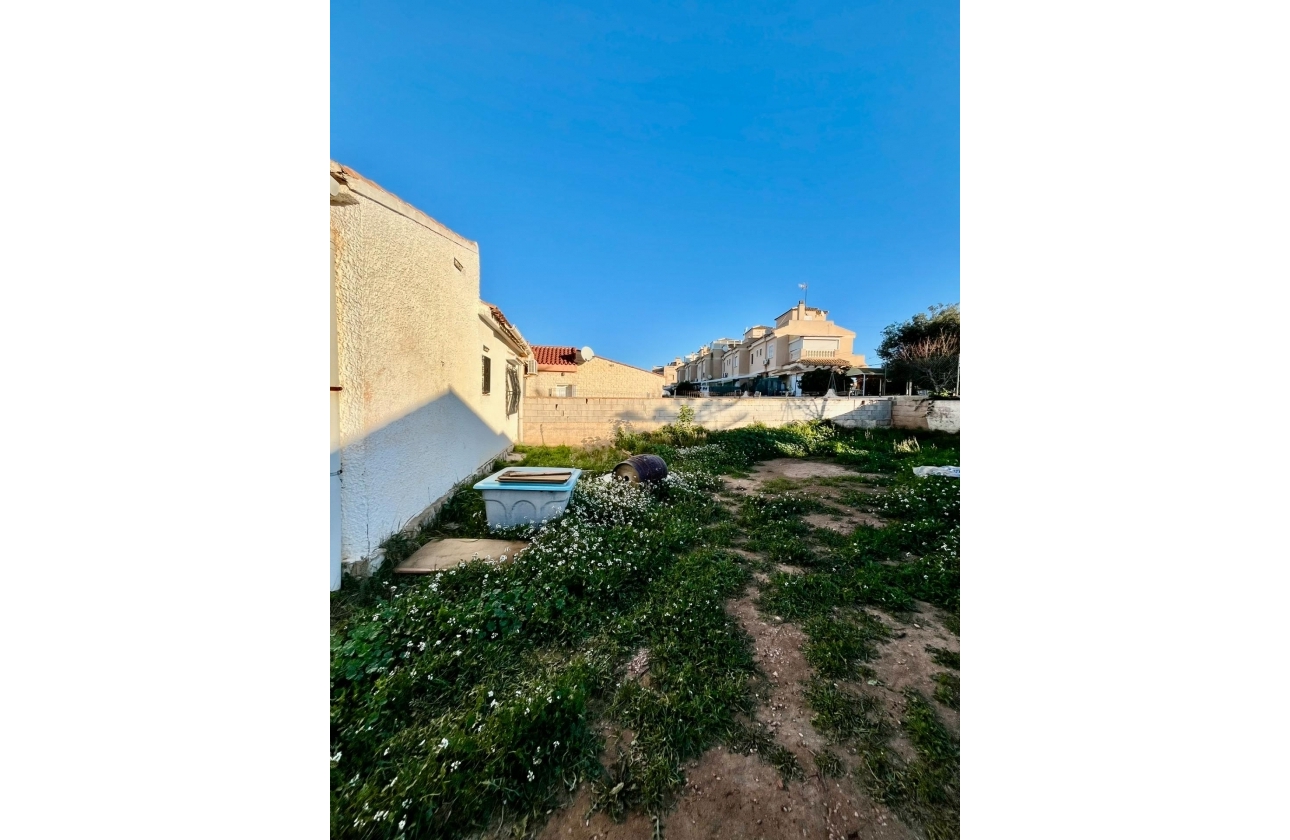 Resale - Villa - Torrevieja - Aguas Nuevas