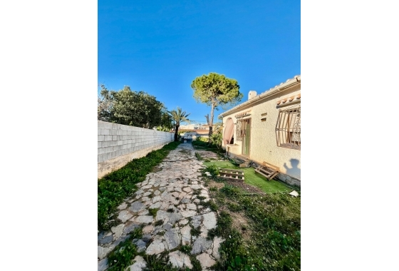 Resale - Villa - Torrevieja - Aguas Nuevas