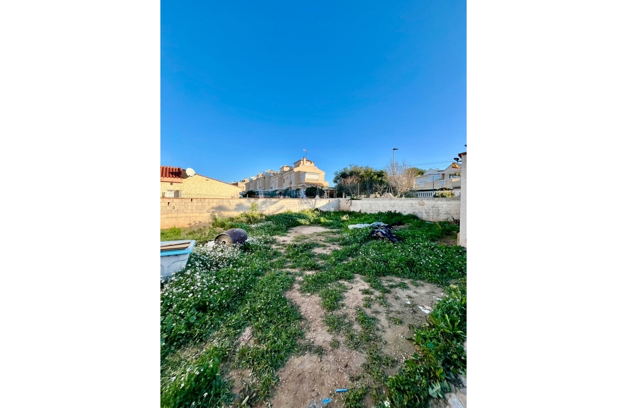 Resale - Villa - Torrevieja - Aguas Nuevas