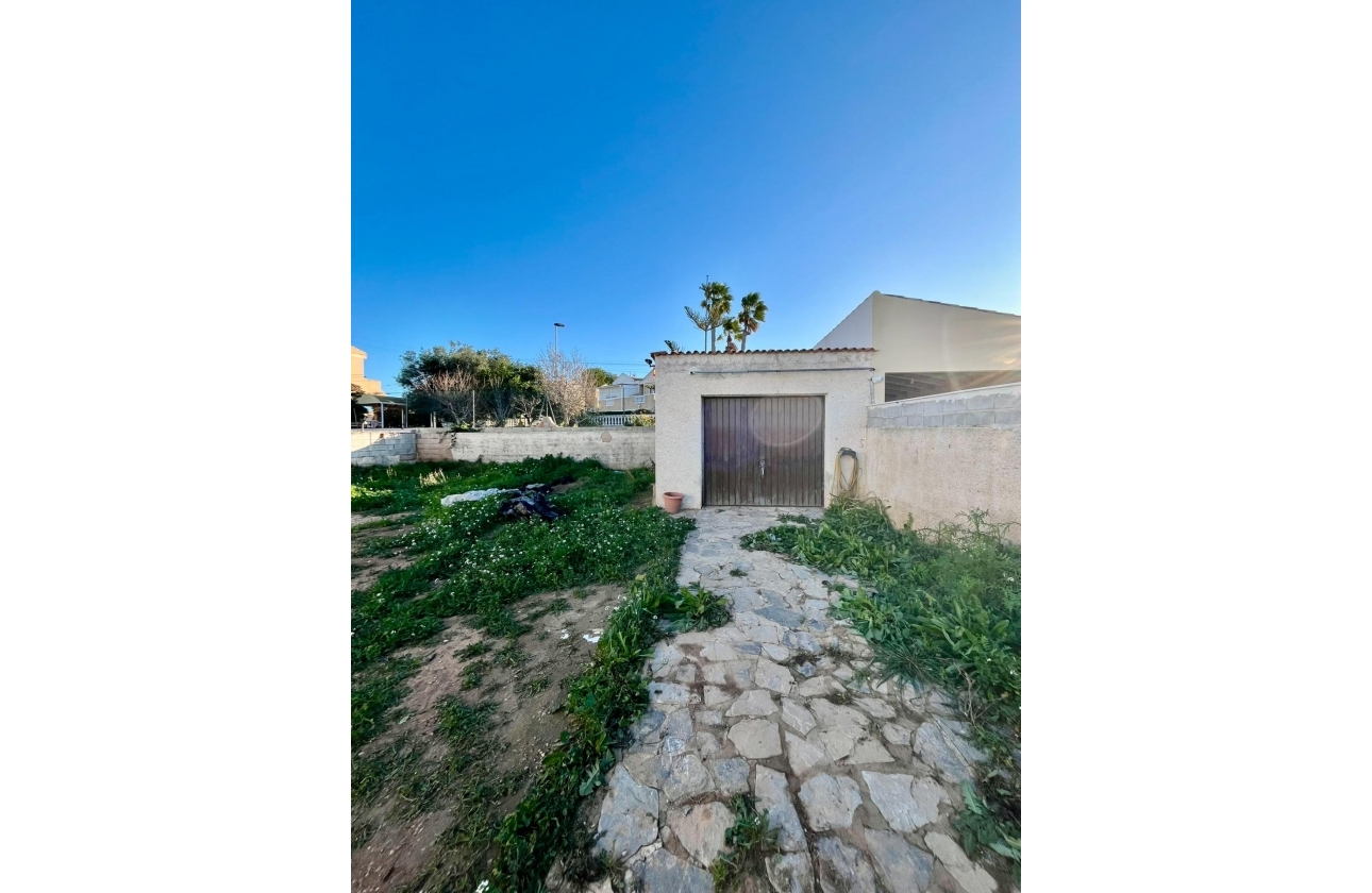 Resale - Villa - Torrevieja - Aguas Nuevas