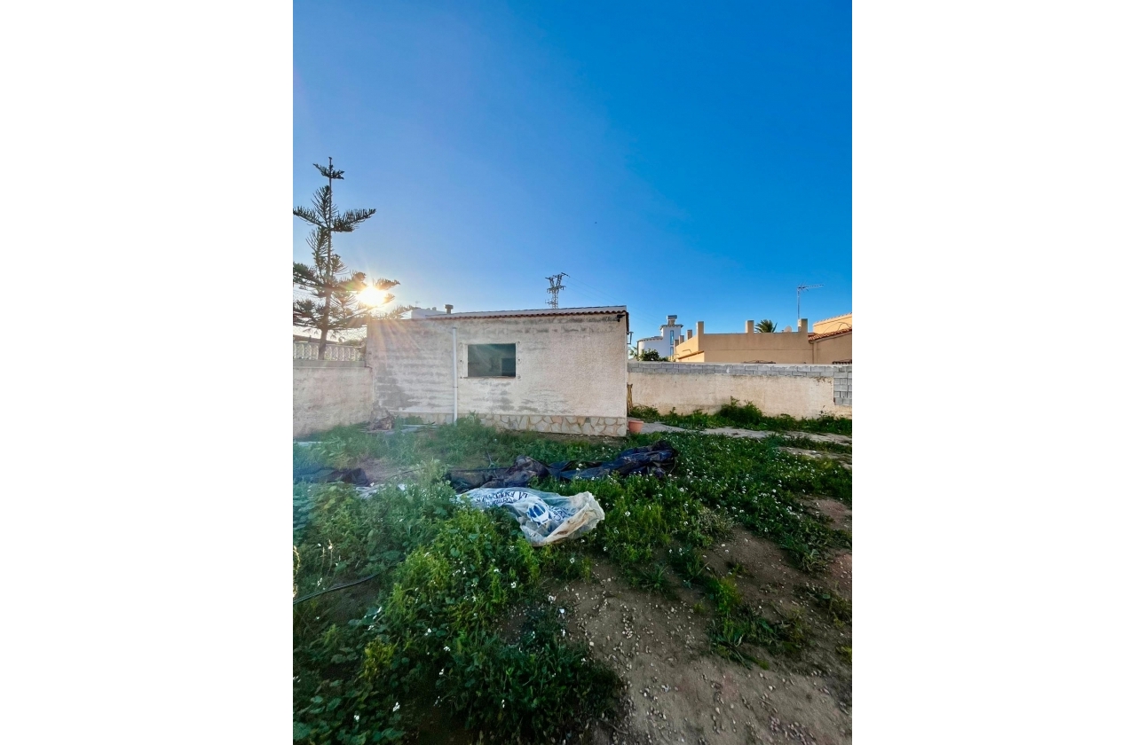 Resale - Villa - Torrevieja - Aguas Nuevas