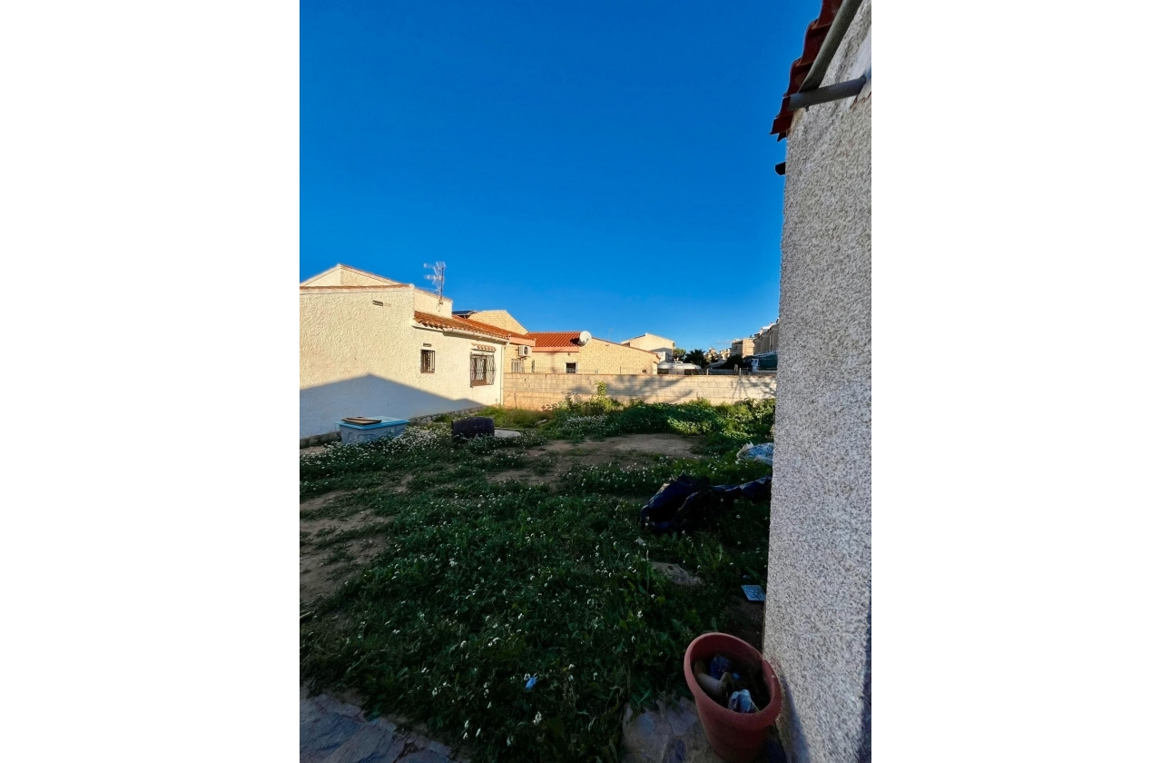 Resale - Villa - Torrevieja - Aguas Nuevas