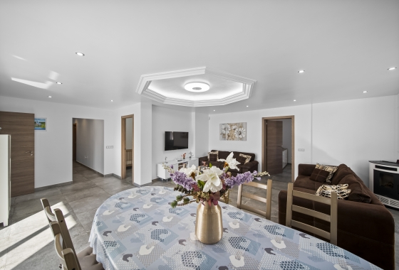 Resale - Villa - Orihuela Costa - La Zenia