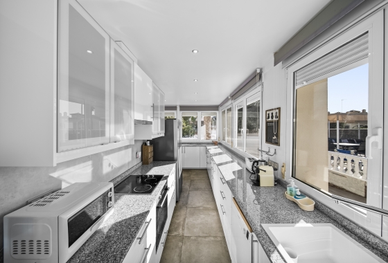 Resale - Villa - Orihuela Costa - La Zenia