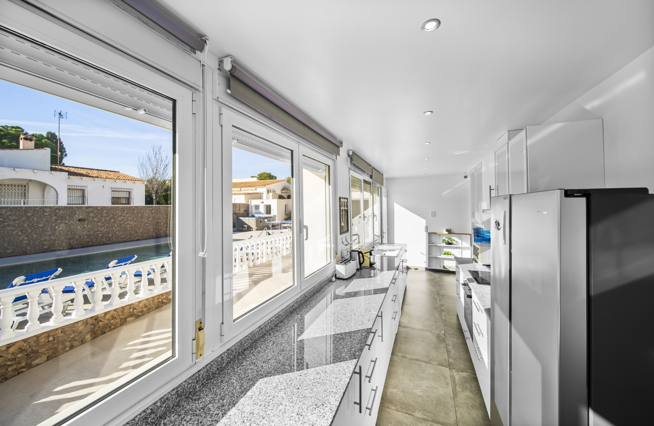 Resale - Villa - Orihuela Costa - La Zenia