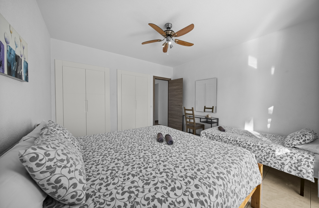 Resale - Villa - Orihuela Costa - La Zenia