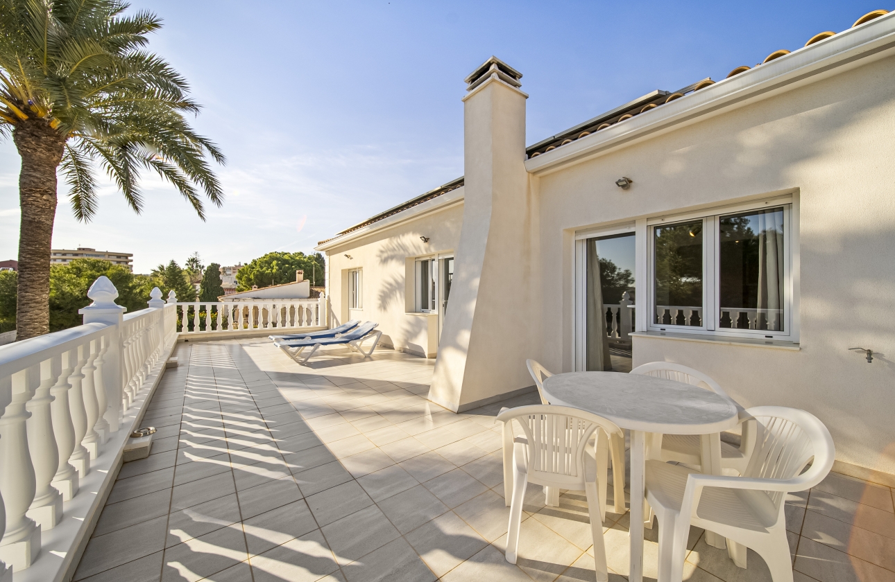 Resale - Villa - Orihuela Costa - La Zenia