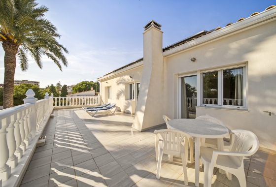 Resale - Villa - Orihuela Costa - La Zenia