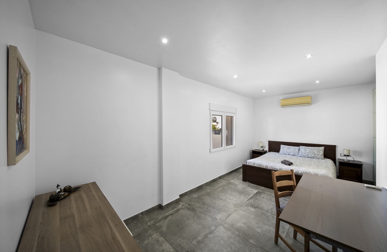 Resale - Villa - Orihuela Costa - La Zenia