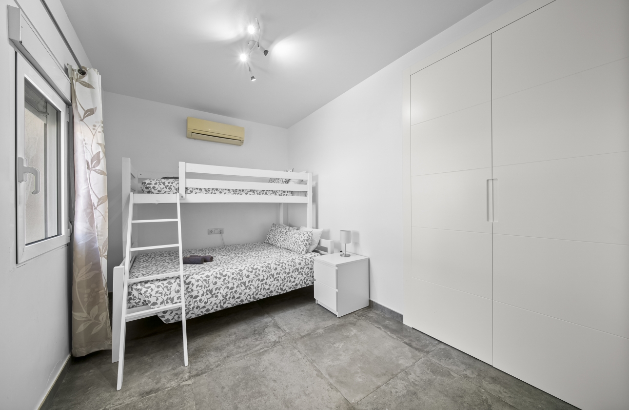 Resale - Villa - Orihuela Costa - La Zenia