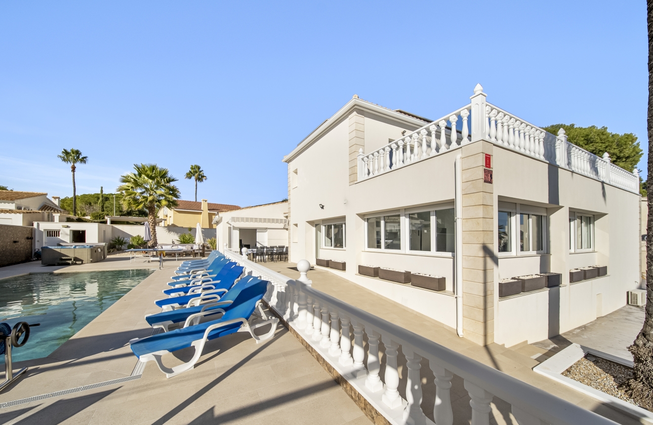 Resale - Villa - Orihuela Costa - La Zenia
