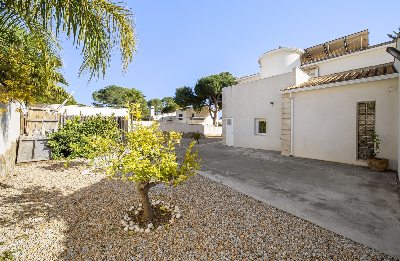 Resale - Villa - Orihuela Costa - La Zenia
