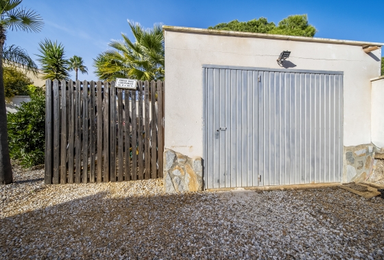 Resale - Villa - Orihuela Costa - La Zenia