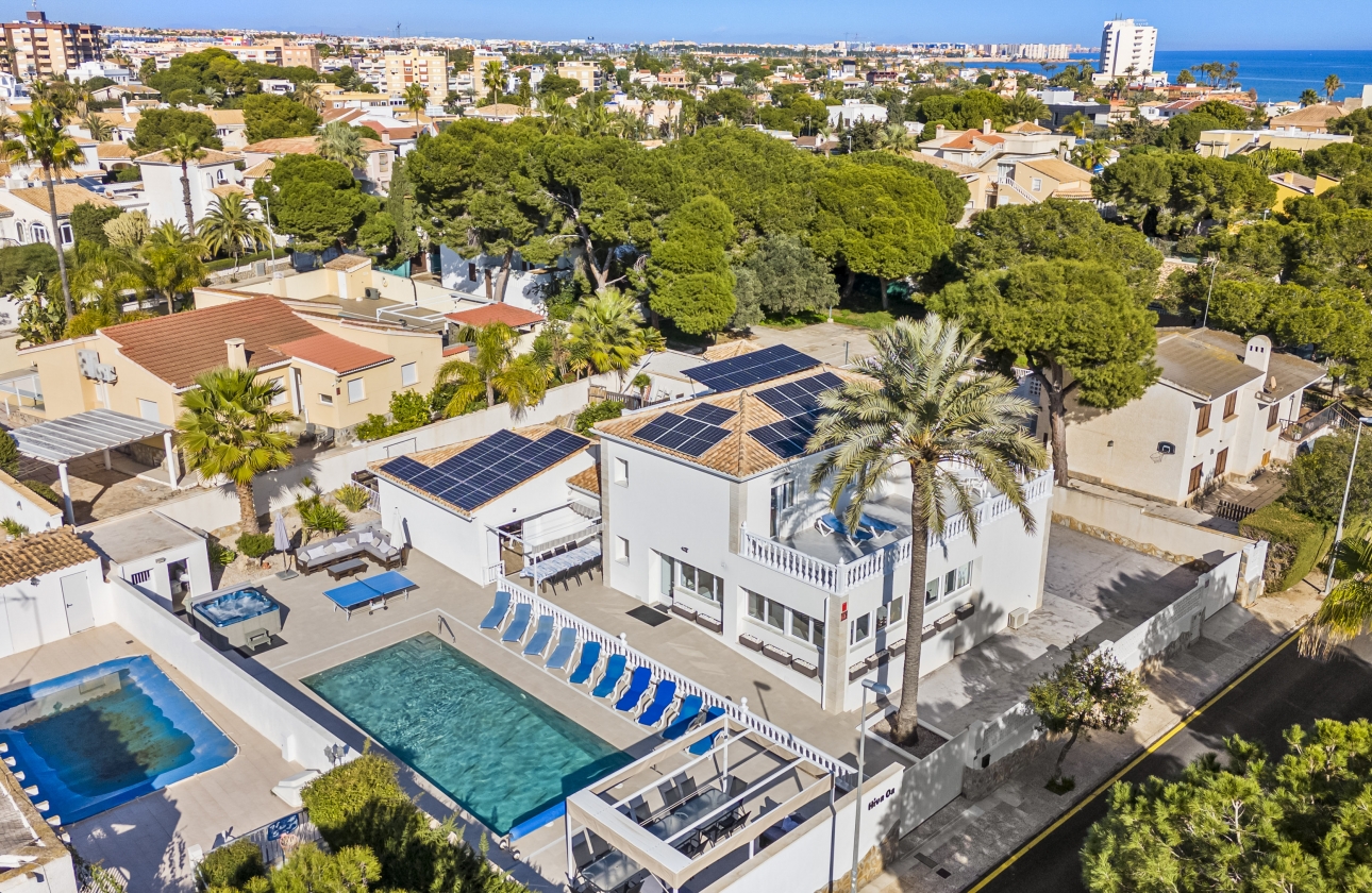 Resale - Villa - Orihuela Costa - La Zenia