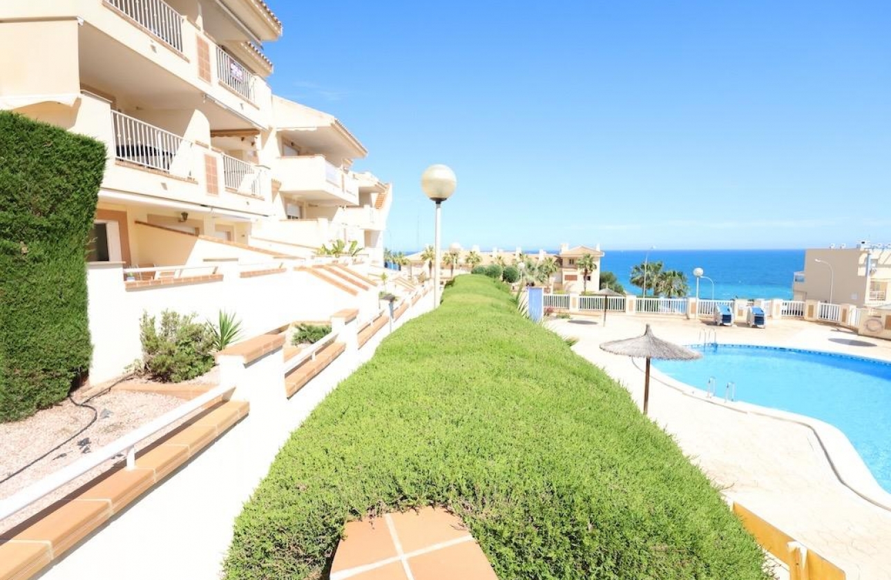 Resale - Apartment - Orihuela Costa - Campoamor