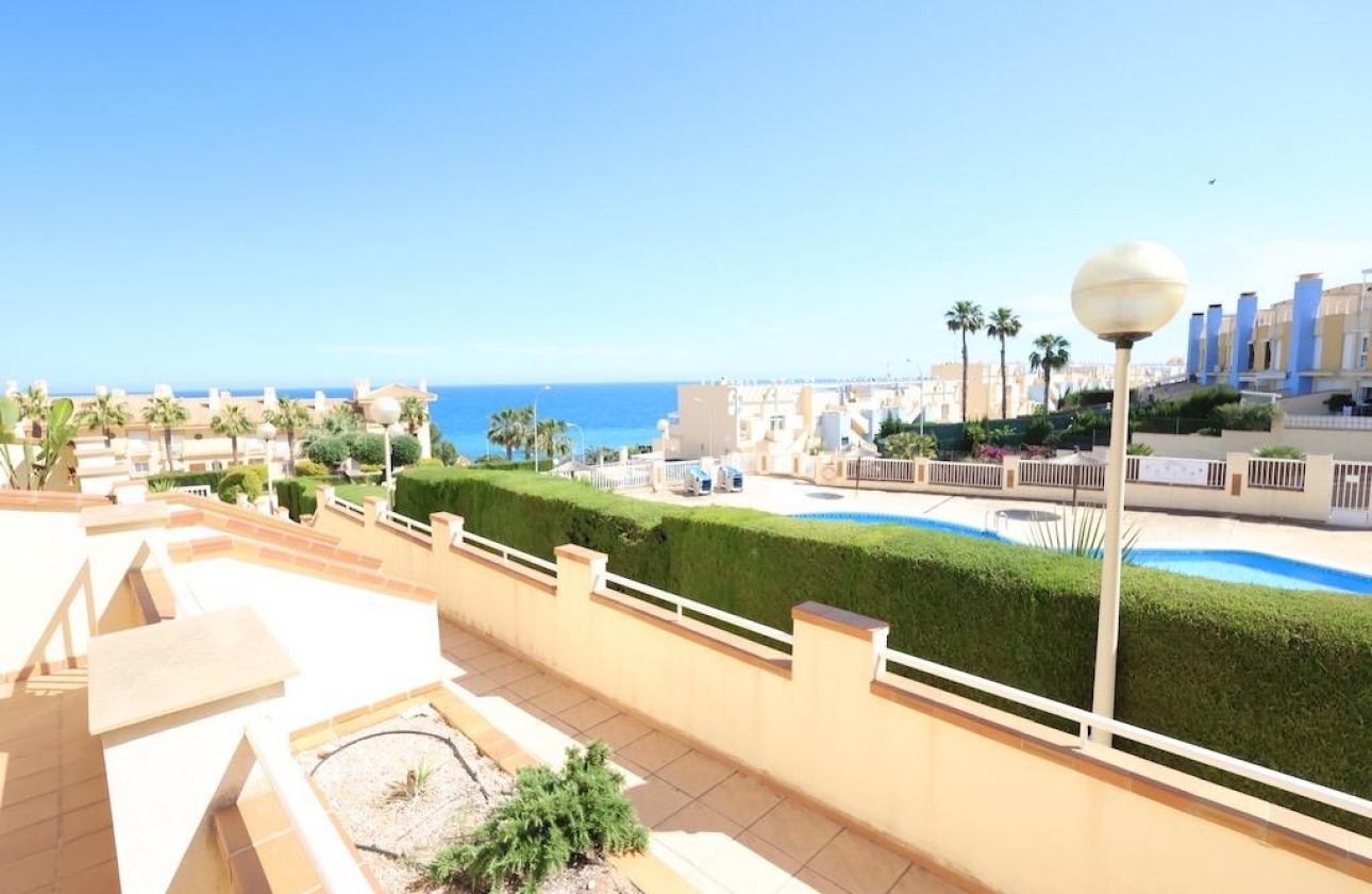 Resale - Apartment - Orihuela Costa - Campoamor