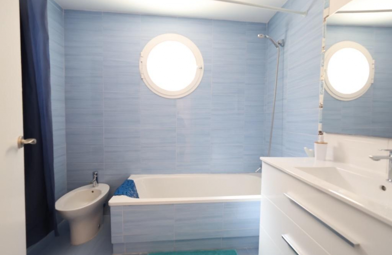 Resale - Apartment - Orihuela Costa - Campoamor