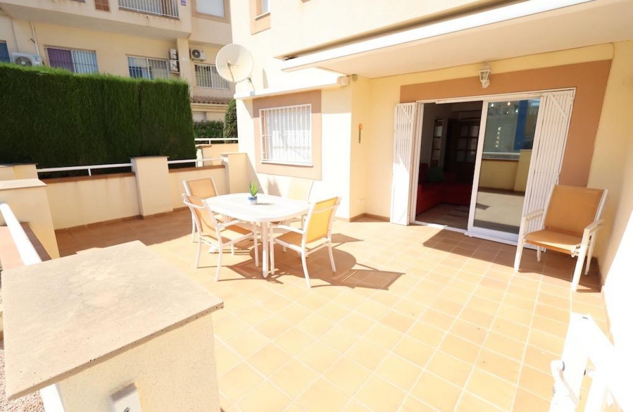 Resale - Apartment - Orihuela Costa - Campoamor