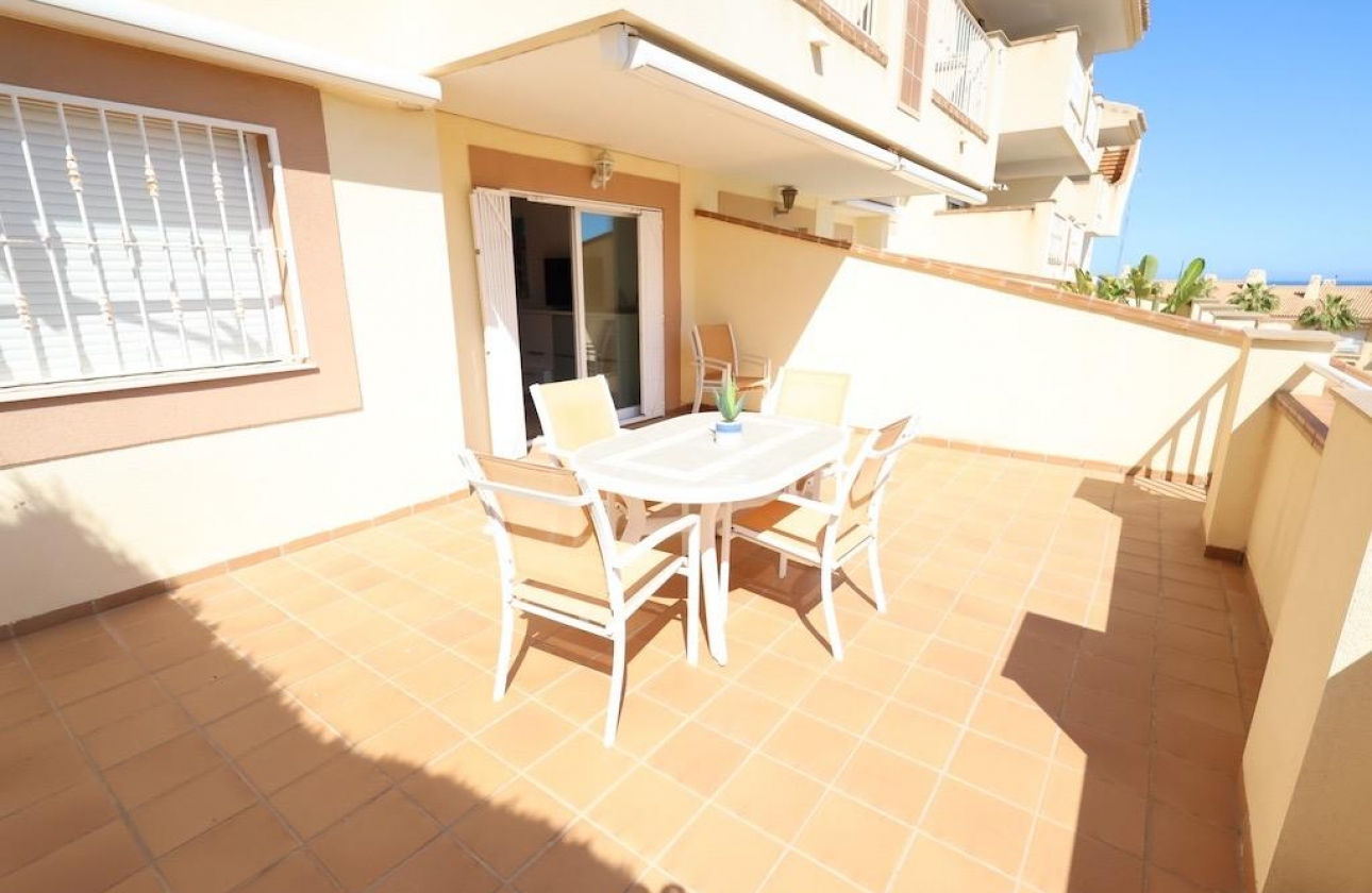 Resale - Apartment - Orihuela Costa - Campoamor