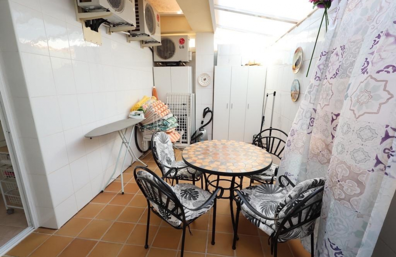 Resale - Apartment - Orihuela Costa - Campoamor