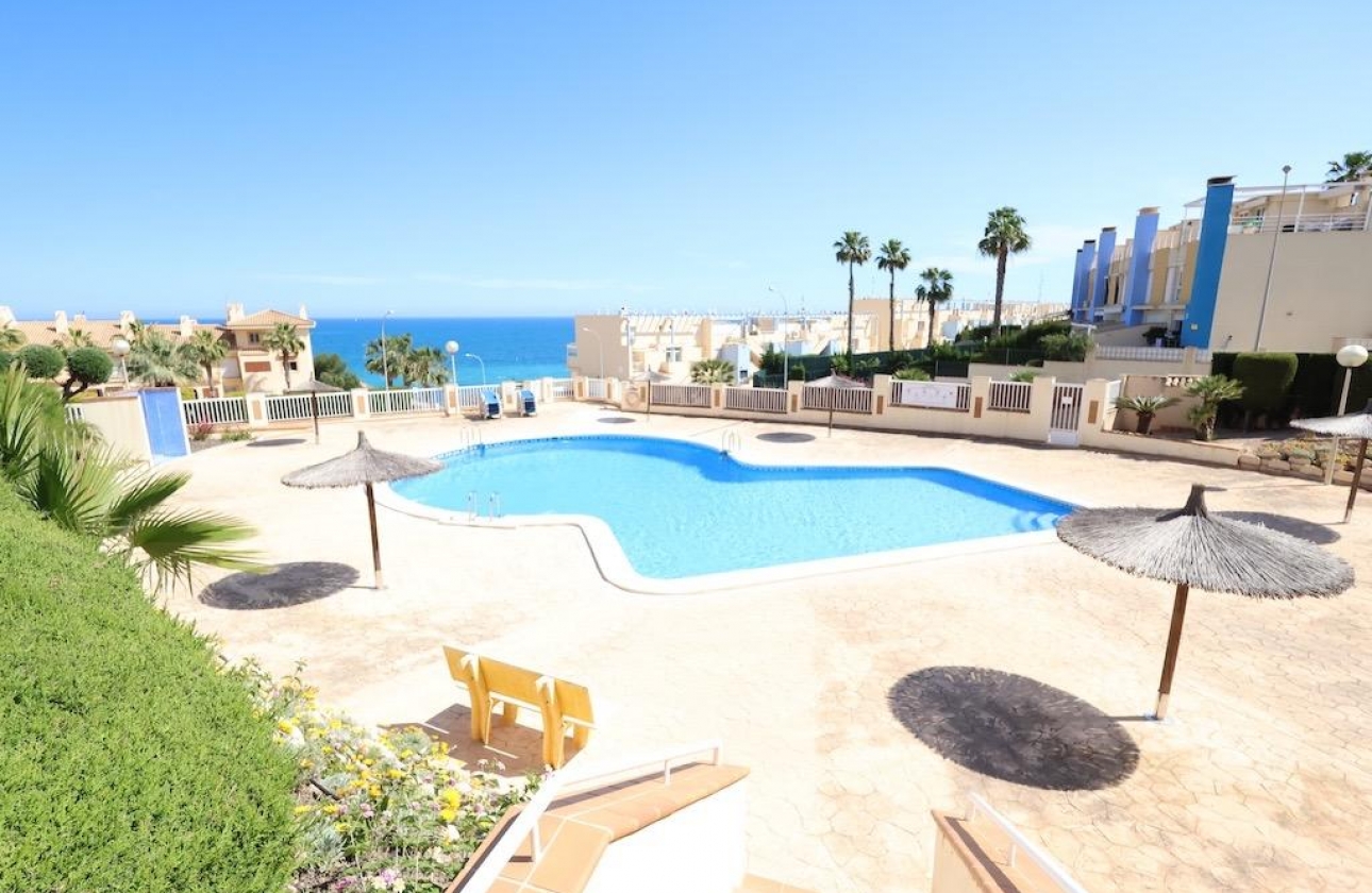 Resale - Apartment - Orihuela Costa - Campoamor