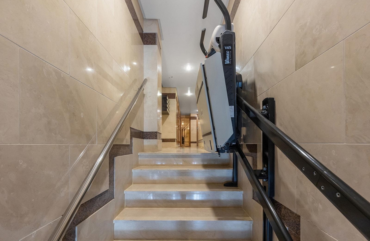 Resale - Apartment - Torrevieja - Paseo maritimo