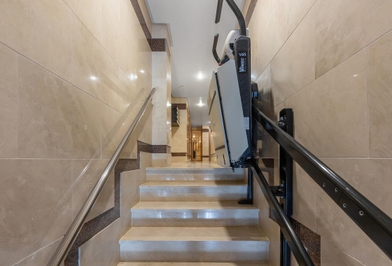 Resale - Apartment - Torrevieja - Paseo maritimo