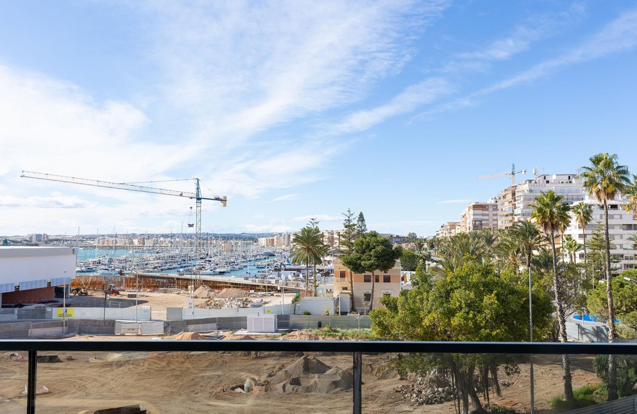 Resale - Apartment - Torrevieja - Paseo maritimo