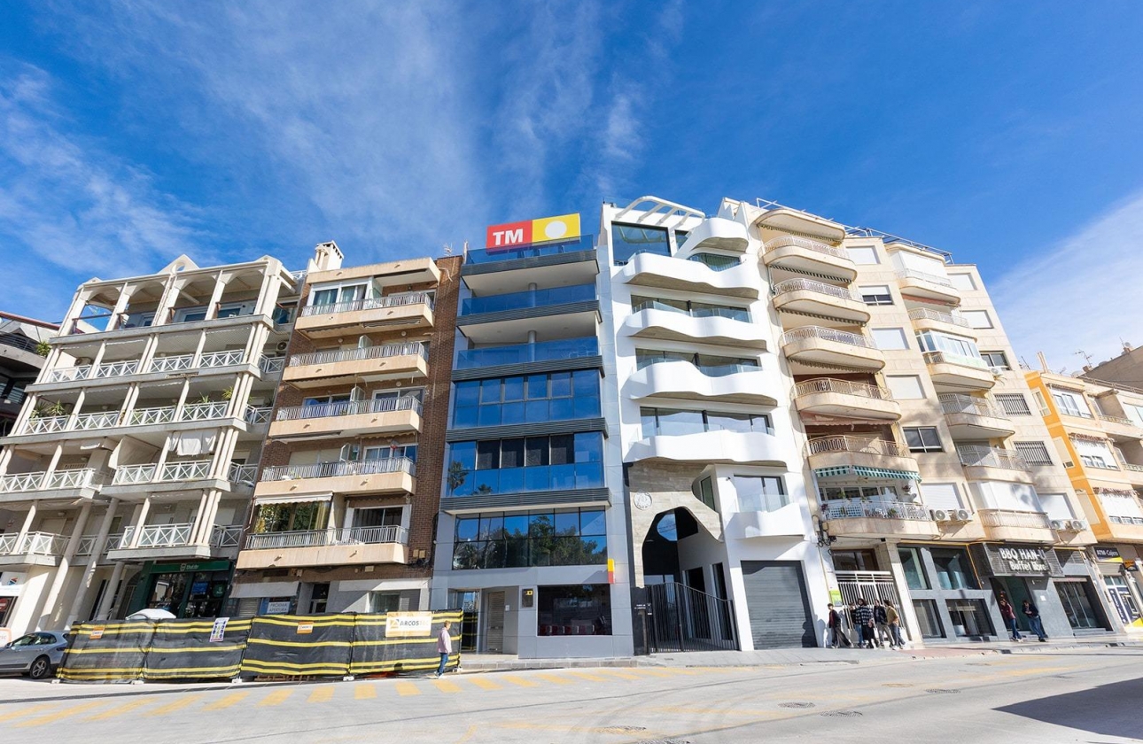 Resale - Apartment - Torrevieja - Paseo maritimo