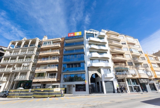 Resale - Apartment - Torrevieja - Paseo maritimo