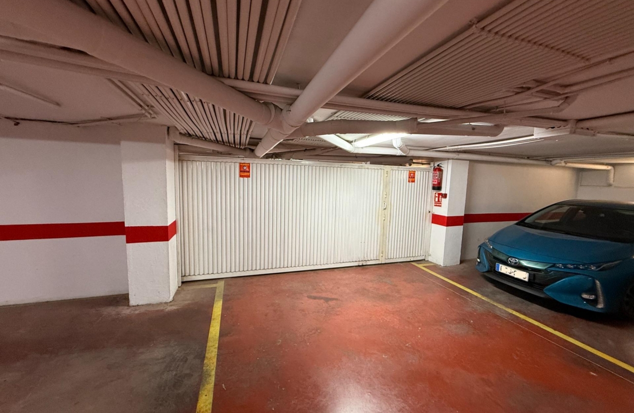 Wynajem długoterminowy - Garaż - Torrevieja - Centro