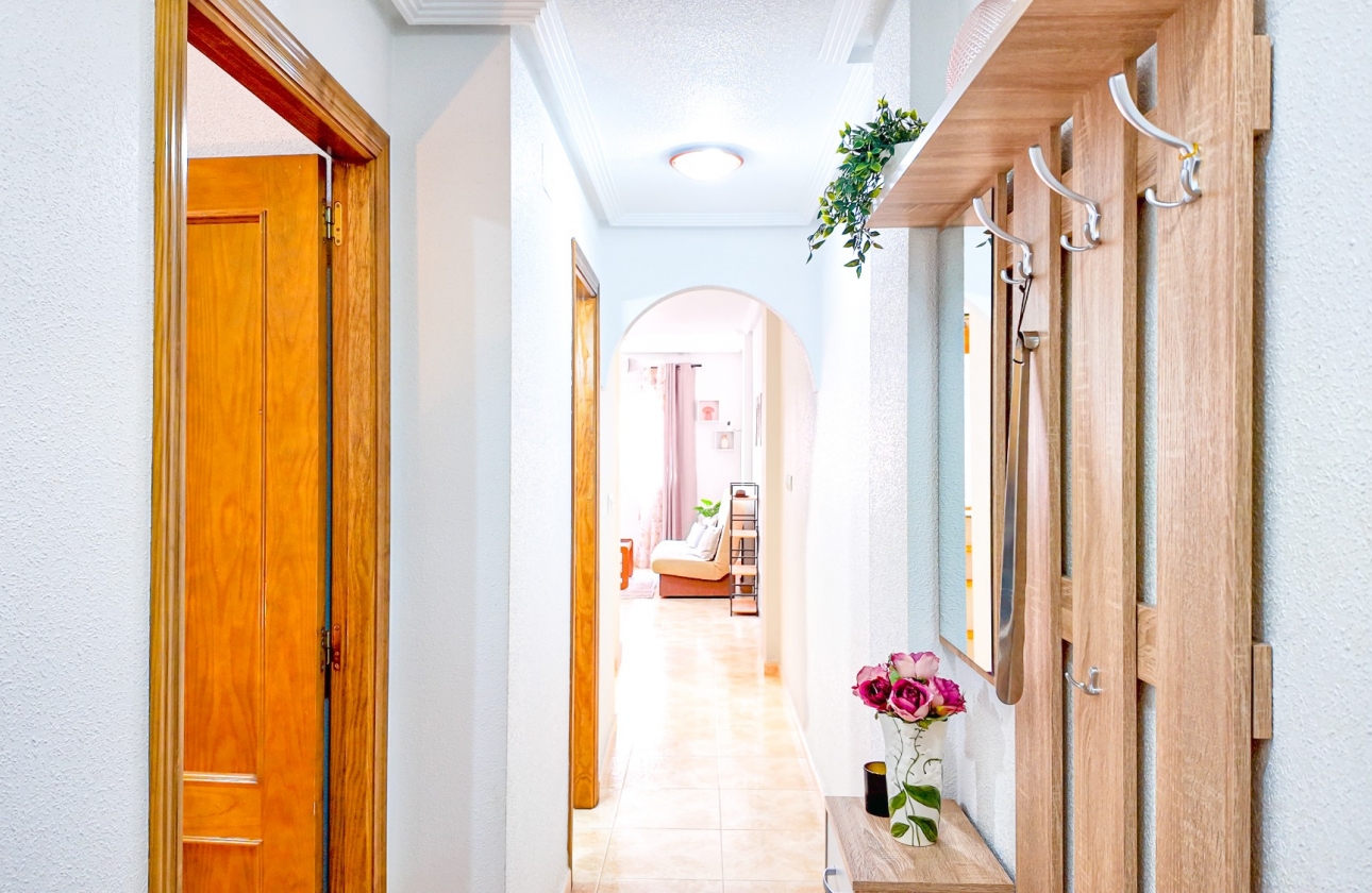 Resale - Apartment - Torrevieja - Parque de las Naciones