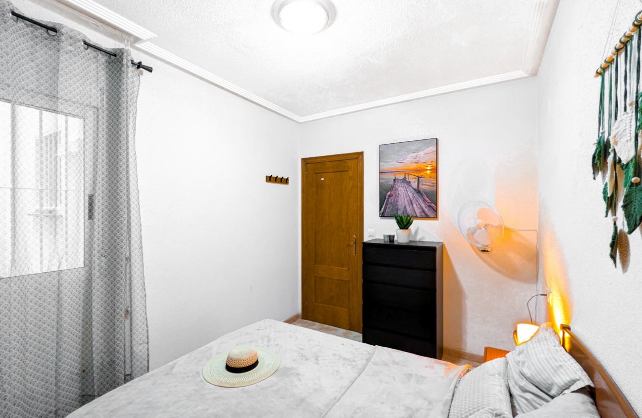 Resale - Apartment - Torrevieja - Parque de las Naciones