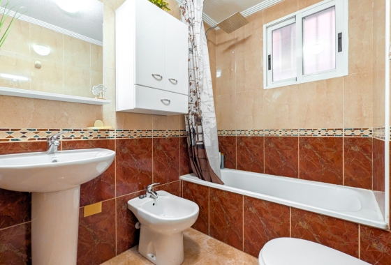 Resale - Apartment - Torrevieja - Parque de las Naciones