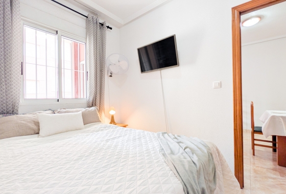 Resale - Apartment - Torrevieja - Parque de las Naciones