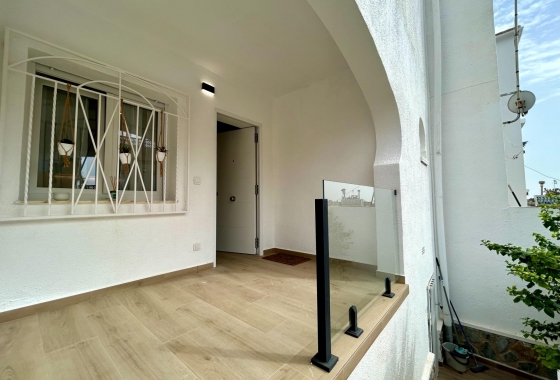 Resale - Apartment - San Miguel de Salinas - Las Filipinas