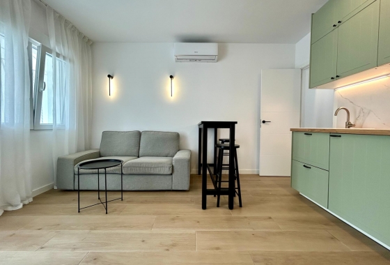 Resale - Apartment - San Miguel de Salinas - Las Filipinas