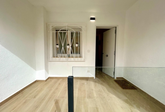 Resale - Apartment - San Miguel de Salinas - Las Filipinas