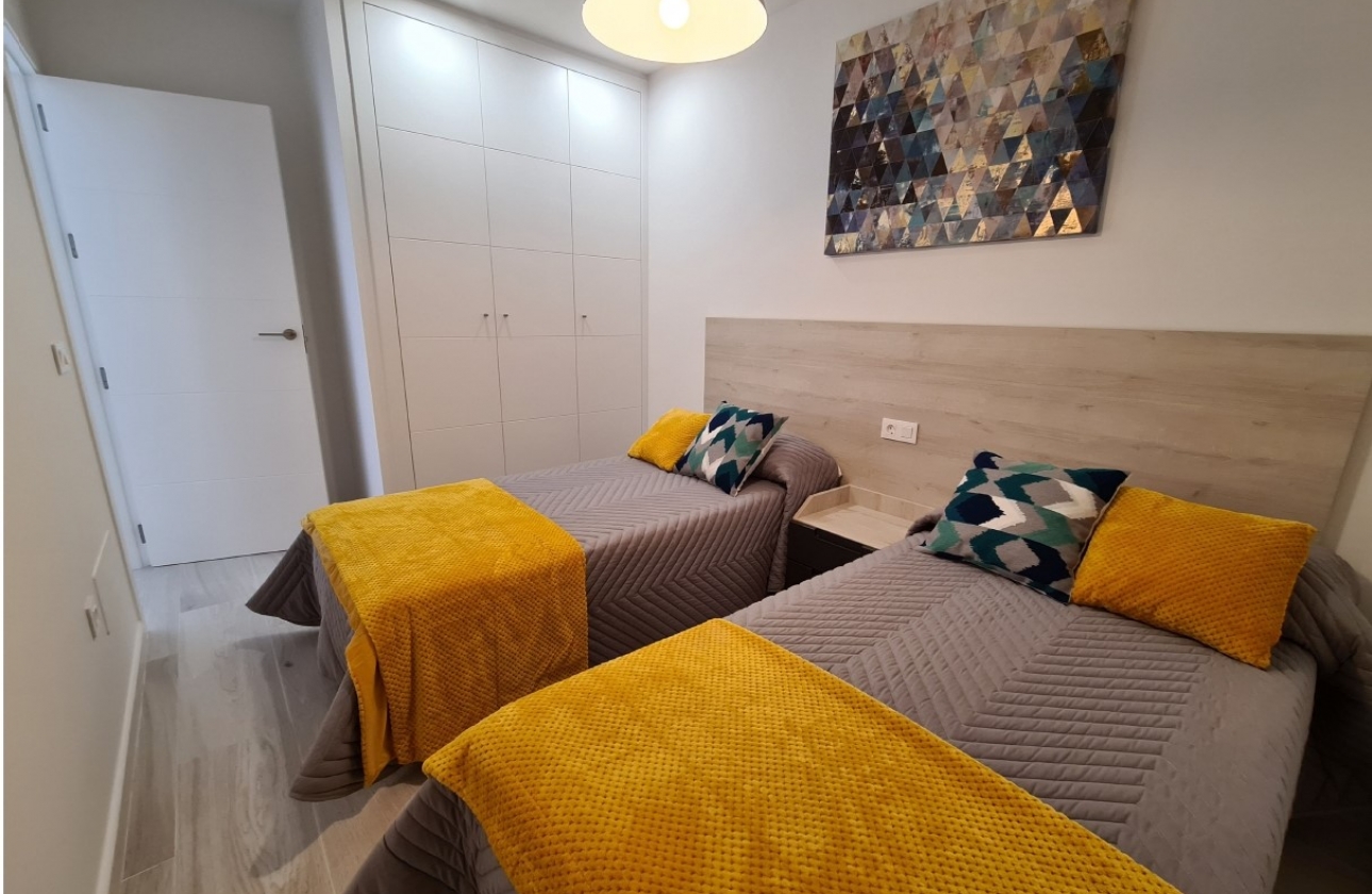 Rynek pierwotny - Szeregowiec - Denia - Avileses