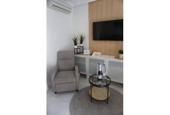 Rynek wtórny - Studio/Kawalerka - Torrevieja - La Mata