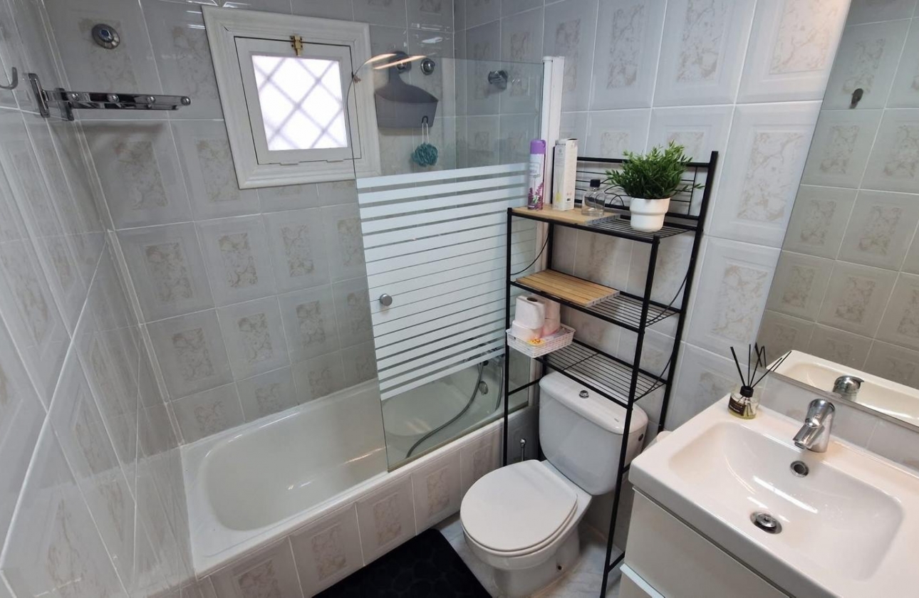 Rynek wtórny - Studio/Kawalerka - Torrevieja - La Mata