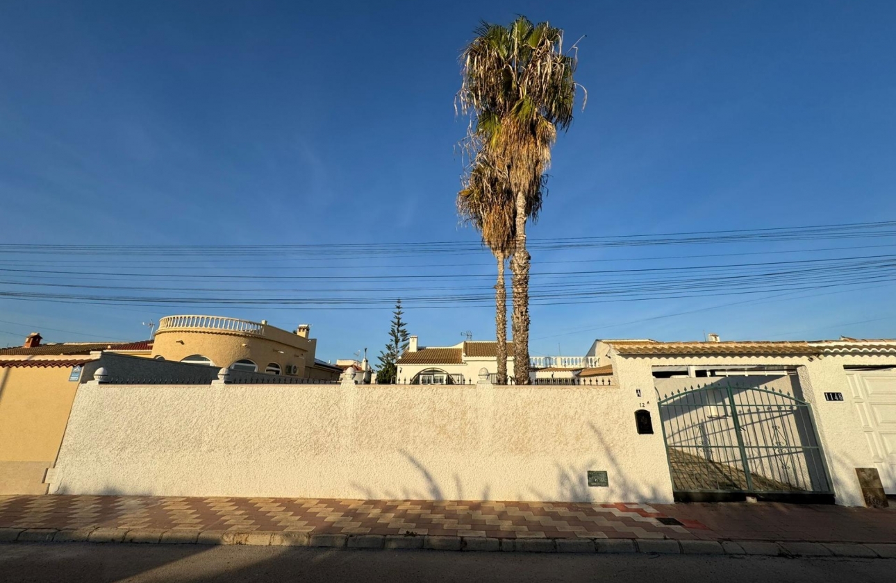 Rynek wtórny - Villa - Torrevieja - San Luis