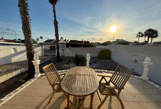 Rynek wtórny - Villa - Torrevieja - San Luis