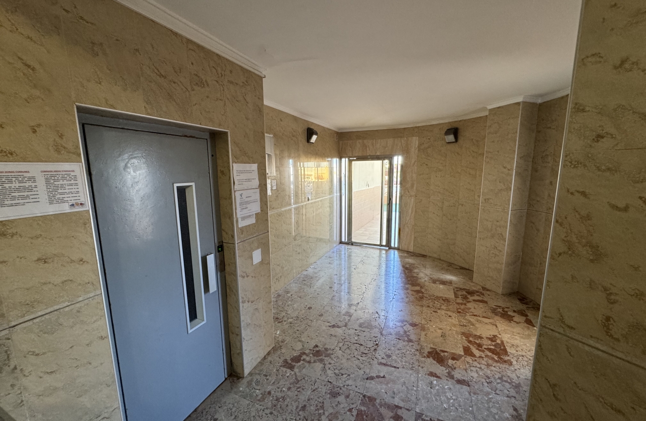 Resale - Apartment - Torrevieja - La Mata