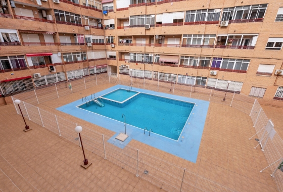 Resale - Apartment - Torrevieja - Centro