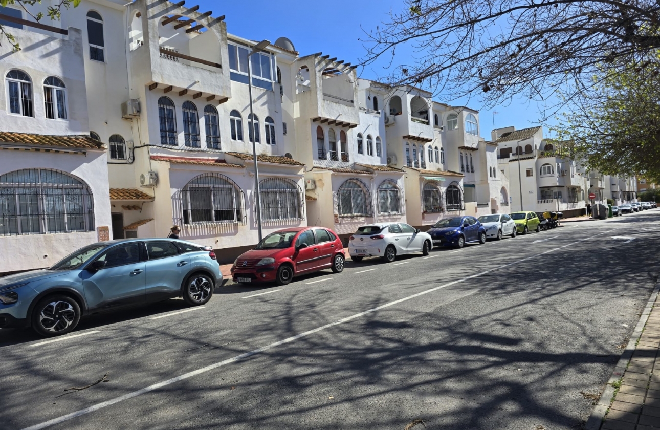 Wynajem długoterminowy - Apartament - Torrevieja - Playa De Los Naufragos