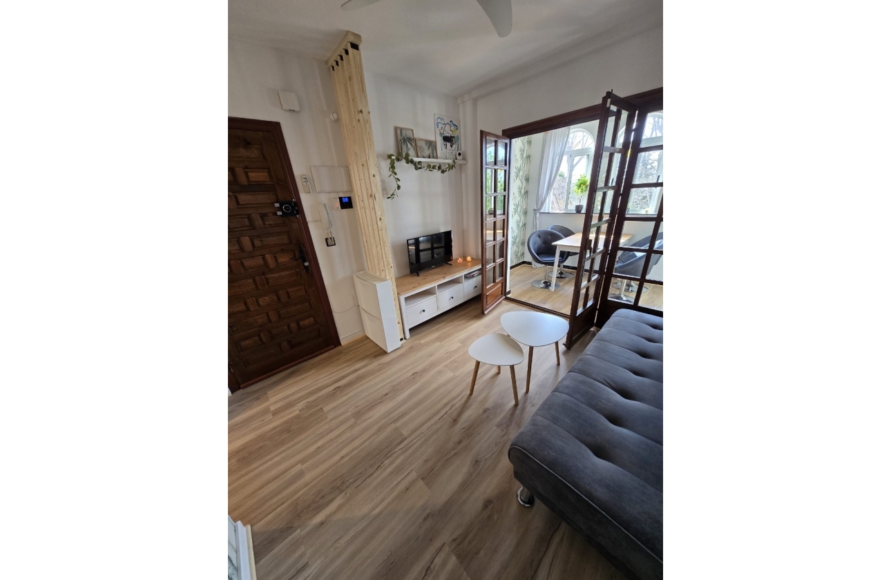 Wynajem długoterminowy - Apartament - Torrevieja - Playa De Los Naufragos