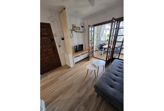 Wynajem długoterminowy - Apartament - Torrevieja - Playa De Los Naufragos