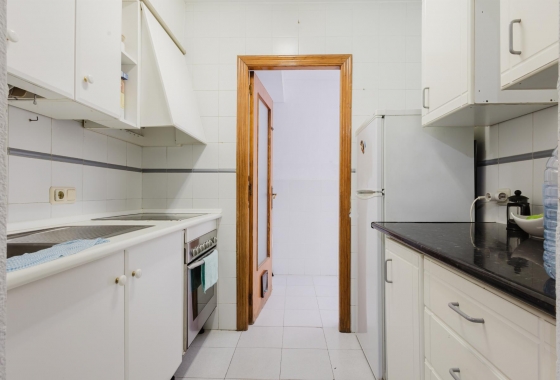 Resale - Apartment - Torrevieja - Acequion